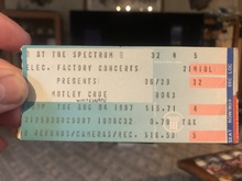 Mötley Crüe / Whitesnake on Aug 4, 1987 [179-small]