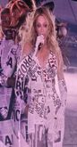 Beyoncé on May 4, 2025 [716-small]