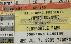 Lynyrd Skynyrd on Jul 7, 1999 [433-small]