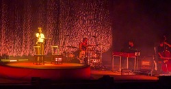 Mitski / Wyatt Flores on Sep 25, 2024 [362-small]