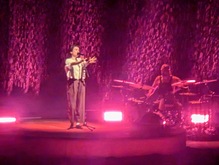 Mitski / Wyatt Flores on Sep 25, 2024 [364-small]