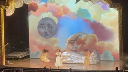 Halsey / Royel Otis / Sir Chloe on Jun 13, 2025 [980-small]