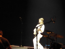 Carrie Underwood / Maddie & Tae / Runaway June on Sep 29, 2019 [723-small]