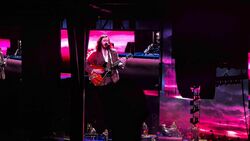 Hozier / Gigi Perez on Jun 20, 2025 [147-small]