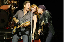 Bruce Springsteen & The E Street Band on Aug 7, 2002 [429-small]
