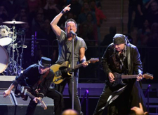 tags: Bruce Springsteen & The E Street Band - Bruce Springsteen & The E Street Band on Mar 28, 2016 [914-small]