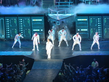 Justin Bieber / Cody Simpson / Hot Chelle Rae on Aug 5, 2013 [701-small]