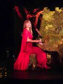 Taylor Swift / Gracie Abrams on Nov 1, 2024 [467-small]