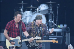 Bruce Springsteen & The E Street Band / Jet / Marlon Williams & The Yarra Benders on Feb 25, 2017 [516-small]