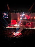 Sabrina Carpenter / Declan McKenna on Nov 7, 2024 [349-small]
