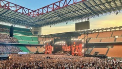 Bruce Springsteen / Bruce Springsteen & The E Street Band on Jul 3, 2025 [698-small]