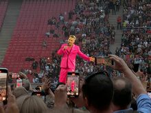 Robbie Williams / The Lottery Winners on Jul 9, 2025 [483-small]