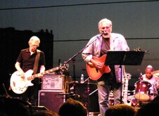 Hot Tuna / Steve Earle / Ge Smith / Barry Mitterhof on Jul 18, 2010 [330-small]