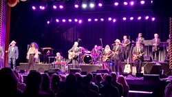 Lyle Lovett & His Large Band on Jul 17, 2025 [015-small]