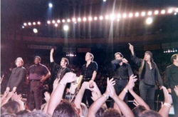Bruce Springsteen & The E Street Band on Jun 23, 2000 [522-small]