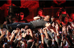 Bruce Springsteen & The E Street Band on Apr 7, 2016 [536-small]
