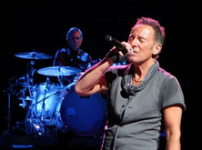 Bruce Springsteen & The E Street Band on Apr 7, 2016 [538-small]