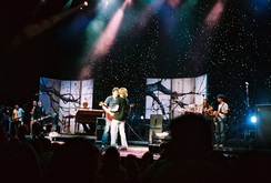 John Mayer and Jimmy V from Maroon 5 perform “Neon”, tags: John Mayer, Maroon 5, Noblesville, Indiana, United States, Verizon Wireless Music Center - John Mayer / Maroon 5 / DJ Logic / David Ryan Harris on Jul 30, 2004 [953-small]