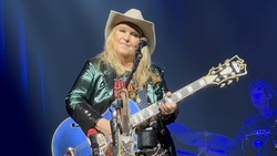 Melissa Etheridge / Joss Stone on Apr 23, 2025 [979-small]