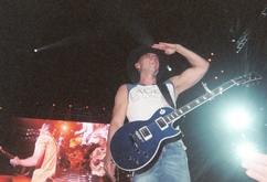 Kenny Chesney / Dierks Bentley / Carrie Underwood on Jun 2, 2006 [992-small]