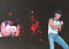 Kenny Chesney / Dierks Bentley / Carrie Underwood on Jun 2, 2006 [995-small]