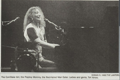 Tori Amos / Unbelievable Truth on Nov 29, 1998 [563-small]