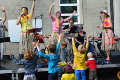 Schudden Met De Poep on Sep 11, 2014 [175-small]