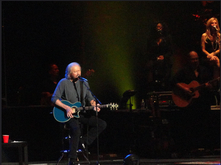 tags: Barry Gibb - Barry Gibb / Jared & The Mill on May 15, 2014 [290-small]