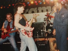 Eddie Van Halen / Dweezil Zappa / Steve Stevens / Michael Winslow on Jan 17, 1987 [387-small]
