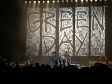 Green Day / Dog Party on Oct 27, 2016 [464-small]