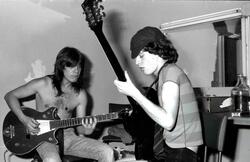 AC/DC / Starz / Punkz on Dec 12, 1976 [681-small]
