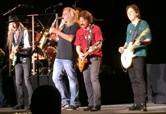 Gregg Allman Band / Doobie Brothers on Aug 28, 2015 [331-small]