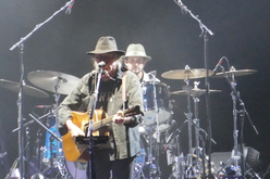 Neil Young / Laura Marling on Jun 5, 2016 [313-small]