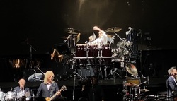 Elton John on Nov 1, 2019 [017-small]