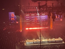 Tate McRae / Zara Larsson on Aug 27, 2025 [247-small]