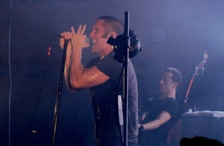 Nine Inch Nails ~  Trent Reznor, Justin Meldal-Johnsen, tags: Nine Inch Nails, Los Angeles, California, United States, Hollywood Palladium - Nine Inch Nails / Qween Kong / Mew on Sep 2, 2009 [971-small]