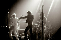 Bruce Springsteen & The E Street Band / Boz Scaggs on Sep 6, 1975 [101-small]
