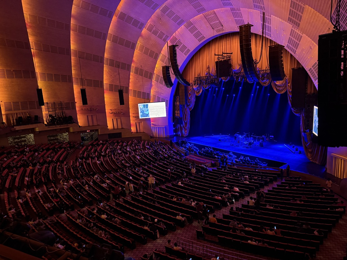 洋楽  live at radio city music hall Amazon.com: Live at Radio City Music Hall [Blu-ray