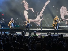 HAIM / flowerovlove on Sep 10, 2025 [624-small]