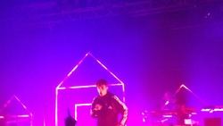 Astrid S / Troye Sivan on Apr 16, 2016 [766-small]