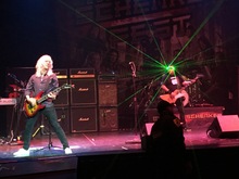 Steve Mann (left), Chris Glen (right), Michael Schenker Fest on May 2, 2019 [851-small]