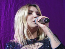 Maroon 5 / Julia Michaels on Sep 20, 2018 [029-small]