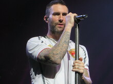 Maroon 5 / Julia Michaels on Sep 20, 2018 [060-small]