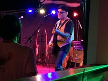 Marshall Crenshaw (backed by Los Straightjackets) at Moe’s Alley, Live Oak, CA, Marshall Crenshaw / Los Straightjackets on Sep 23, 2017 [150-small]