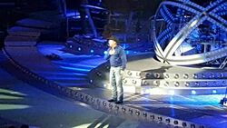 Garth Brooks with Trisha Yearwood on Sep 23, 2016 [822-small]