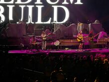 Tyler Childers / Medium Build / Soma on Sep 27, 2025 [421-small]
