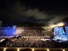 Robbie Williams / Laura Pausini on Oct 2, 2025 [450-small]