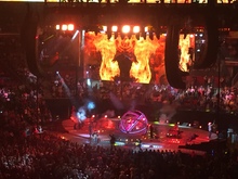 Garth Brooks / Trisha Yearwood on Jan 15, 2016 [313-small]
