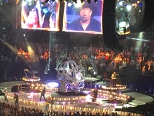 Garth Brooks / Trisha Yearwood on Jan 15, 2016 [317-small]
