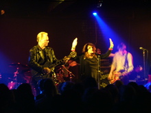 X, X / Juliana Hatfield on Dec 6, 2005 [166-small]
